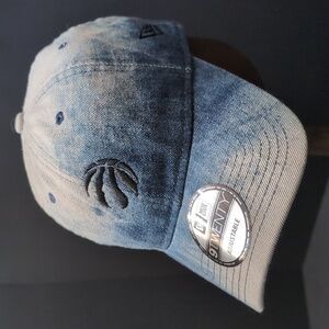 NBA New Era Men's Blue Denim 9Twenty Toronto Raptors Adjustable Hat.